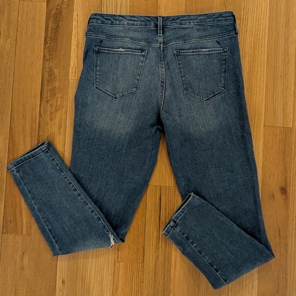 Mossimo denim blue ripped mid rise skinny jeans. Size 10, 30" - Picture 7 of 9